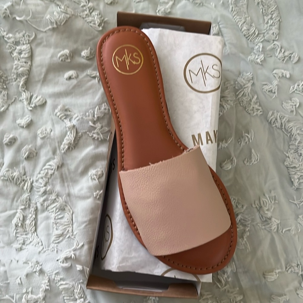 Maker’s Beige Slip on Sandal Size 7